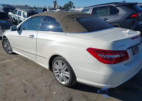 2011 Mercedes-Benz E 550 from USA, damaged, VIN WDDKK7CF0BF084189